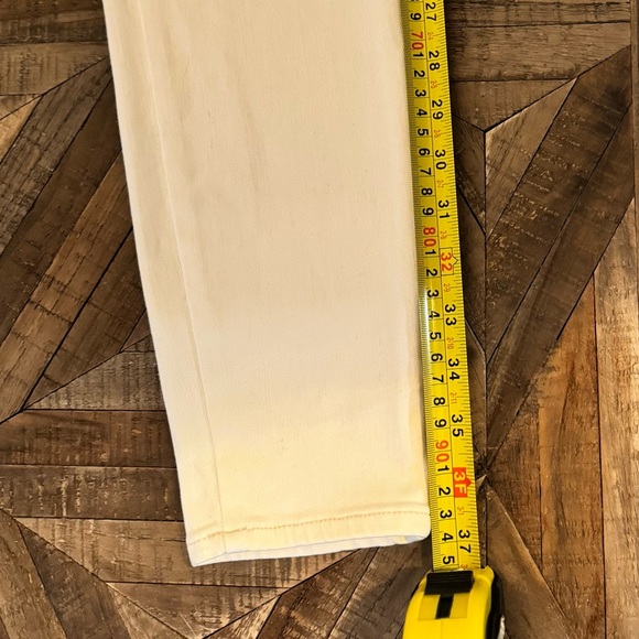 Like New Cream Yoga Jeans Size 29 Mid Rise, Natural Stretch. - Picture 8 of 10